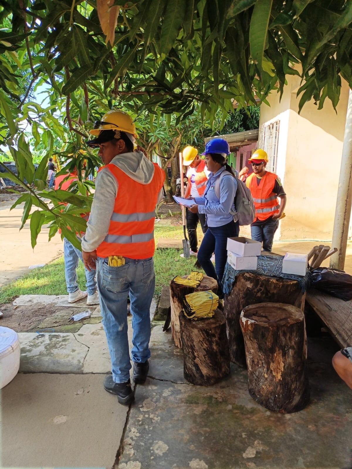 Equipo técnico con supervisora